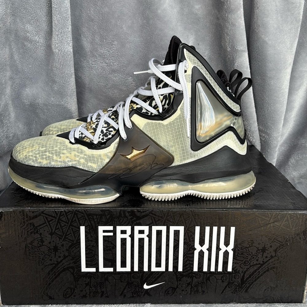 Nike Shoes - 2022 LeBron 19 Royalty - Sz 12 Mens - Black White